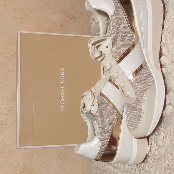 Michael Kors NIB 9 Mabel Trainer - Picture 7 of 9